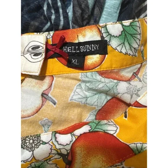 Hell Bunny Apples and Leaves All Over Golden Yellow Skirt Size XL - Picture 4 of 4